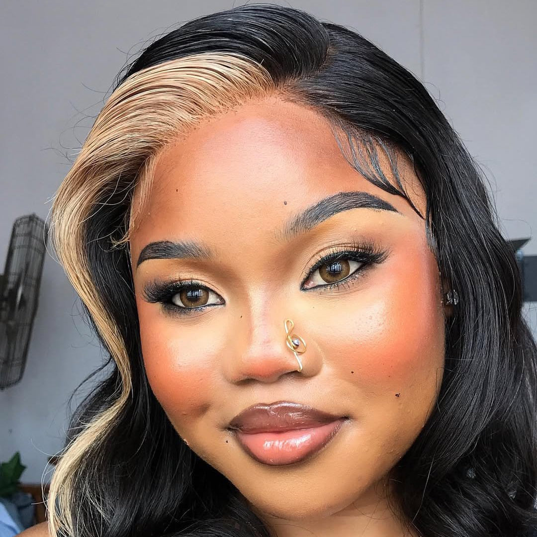 Natural black With Blonde Streak - Bodywave